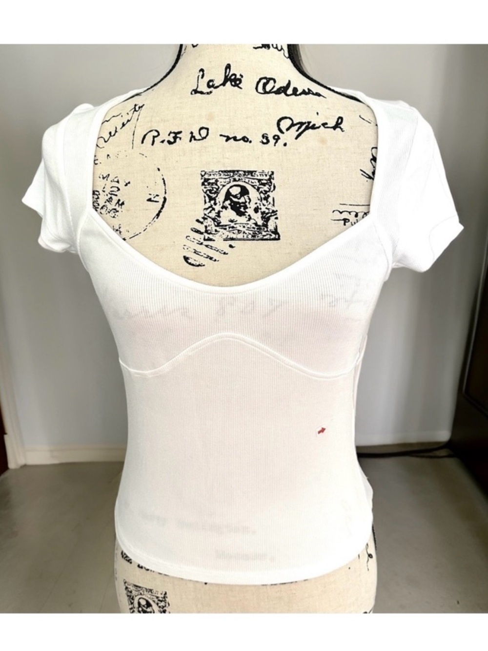 🔴 5 for $10 Urban Outfitters White Ribbed Viscose Top Short Sleeve Size M